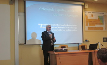 Człowiek i społeczność w obliczu zagrożeń