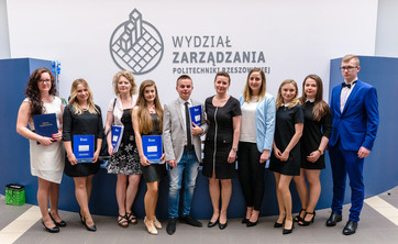 Z tarczą czy na tarczy? - obron nastał czas...