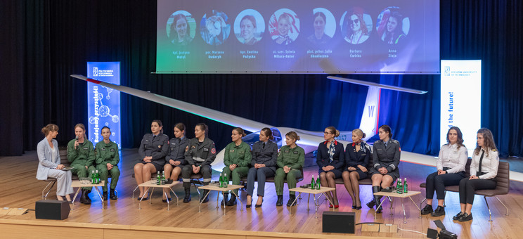 Relacja z wydarzenia “Kobiety w lotniczym mundurze”,