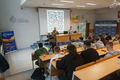 Wykład otwarty o zarządzaniu lotniskiem na Wydziale Zarządzania,
