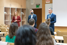 Wystąpienie prorektora G. Ostasza podczas inauguracji 6. edycji studiów podyplomowych na kierunku Project Manager, fot. A. Surowiec