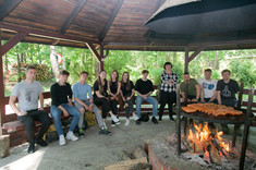 Integracja podczas wspólnego grillowania, zdjęcie udostępnione przez uczestników