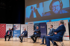 Uczestnicy konferencji podczas panelu dyskusyjnego, fot. A. Surowiec