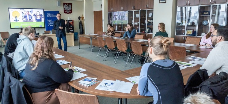 Studenci Politechniki Rzeszowskiej, w tym Wydziału Zarządzania, rozpoczęli udział w mikrokursach,
