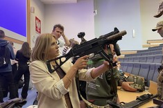 Studenci poznali zasady reagowania na zagrożenie typu „Aktywny Strzelec”,