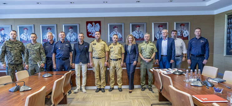 Spotkanie władz uczelni i wydziału z przedstawicielami służb mundurowych