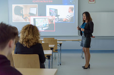 Dr Hanna Hall podczas prezentacji,