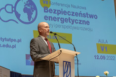 Prof. Jarosław Sęp, prorektor PRz ds. rozwoju i współpracy z otoczeniem podczas otwarcia konferencji, fot. A. Surowiec
