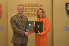 płk. prof. T. Jałowiec, prof. PRz. B. Zatwarnicka-Madura,