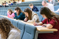 Egzamin dyplomowy na kierunku logistyka,