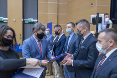 Wręczenie prof. J. Strojnemu nagrody za publikację o wartości 140 pkt., fot. A. Surowiec