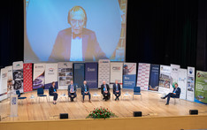 Uczestnicy konferencji podczas panelu