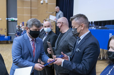 Wręczenie prof. J. Strojnemu nagrody za uzyskanie stopnia naukowego doktora habilitowanego, fot. A. Surowiec