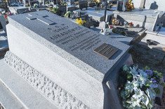 Grób Ignacego Łukasiewicza na cmentarzu w Zręcinie, fot. A. Surowiec