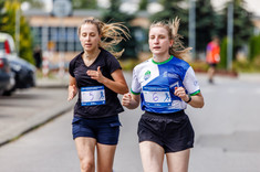 Laureatki biegu studentek, z prawej Kinga Filipek (WZ), z lewej Aleksandra Śmiertelny (WZ), fot. Agnieszka Koterba