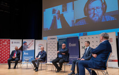 Uczestnicy konferencji podczas panelu