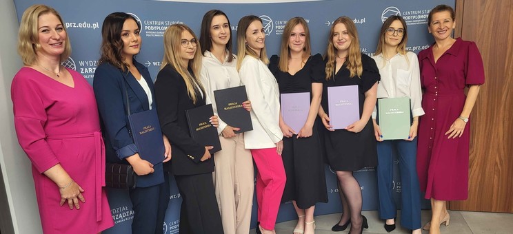 Obrony prac dyplomowych na Wydziale Zarządzania Politechniki Rzeszowskiej