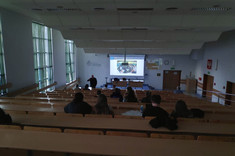 Studenci na wykładzie prof. Rüdigera Graschta,