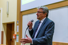 Dr n. med. Wojciech Kwietniewski;