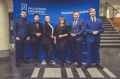 Członkowie Parlamentu SSPRz na Wydziale Zarządzania, fot. Kamil Pudełko