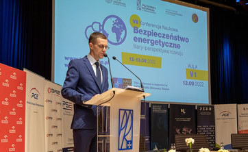 Prof. PRz Mariusz Ruszel podczas otwarcia konferencji, fot. A. Surowiec