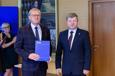 dr hab. Tadeusz Olejarz, prof. PRz, prof. dr hab. inż. Piotr Koszelnik;