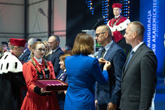 Medal Brązowy za Długoletnią Służbę odbiera dr Zdzisław Jedynak, fot. A. Surowiec.