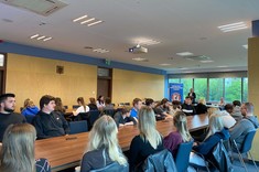 Studenci kierunku logistyka poznają praktyczne aspekty bezpieczeństwa żywności,