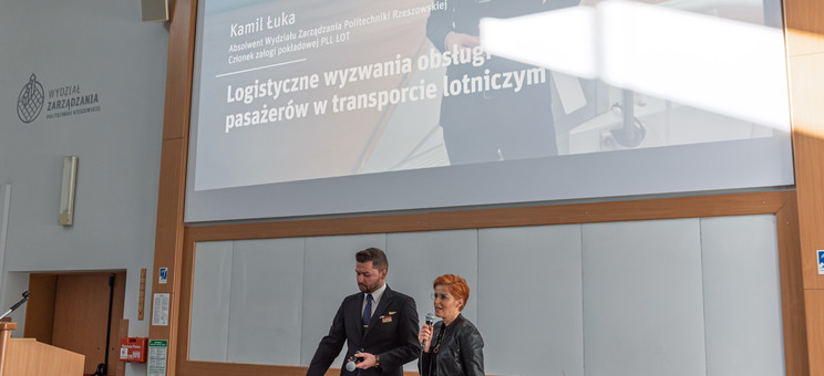 Spotkanie z Kamilem Łuką – absolwentem Wydziału Zarządzania PRz i członkiem załogi pokładowej PLL LOT,