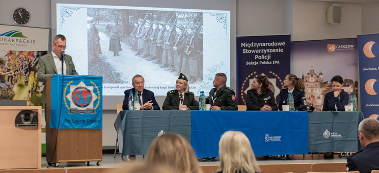 Konferencja „Kobiety w formacjach mundurowych. Od tradycji do teraźniejszości”,