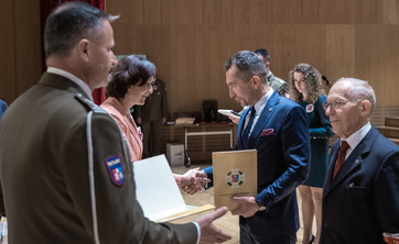 Prorektor Grzegorz Ostasz mianowany kapitanem WP