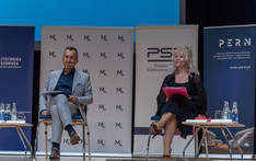 Uczestnicy konferencji podczas panelu