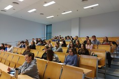 Wykład o roli Urzędu Dozoru Technicznego w bezpiecznej eksploatacji urządzeń transportu bliskiego,