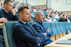 Uczestnicy konferencji podczas prelekcji. 