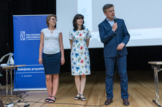 Od lewej: dr Agnieszka Jędrusik, dr Sabina Rokita, dr hab. Jacek Strojny prof. PRz
