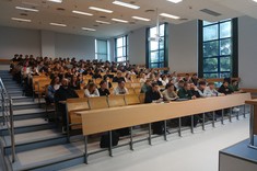 Wykład otwarty o zarządzaniu lotniskiem na Wydziale Zarządzania,