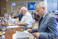 Galeria: Od prawej: prof. PRz L. Gniewek, prof. A. Sobkowiak, prof. PRz M. Ruszel.