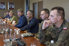 Spotkanie władz uczelni i wydziału z przedstawicielami służb mundurowych