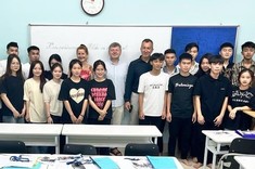 Przedstawiciele Politechniki Rzeszowskiej z kandydatami na studia