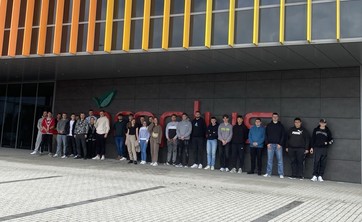 Wizyta studyjna studentów logistyki w nowoczesnym centrum dystrybucji firmy Amplus,