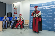 Na pierwszym planie prof. dr hab. Grzegorz Ostasz, na drugim od lewej: dr Justyna Stecko, dr hab. Beata Zatwarnicka-Madura, prof. PRz i prof. dr hab. inż. Piotr Koszelnik, fot. Arkadiusz Surowiec