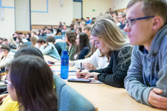 Studenci podczas prelekcji. 