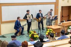 Zespół Artystyczny „FORTE” podczas występu na graduacji, fot. A. Surowiec