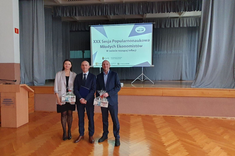 Od lewej: dr Anna Miarecka, mgr Tomasz Marmaj, dr hab. Jacek Tomkiewicz, prof. ALK