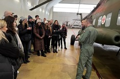 Studenci w 8. Bazie Lotnictwa Transportowego, 3. Grupie Poszukiwawczo-Ratowniczej oraz Muzeum Lotnictwa Polskiego w Krakowie,