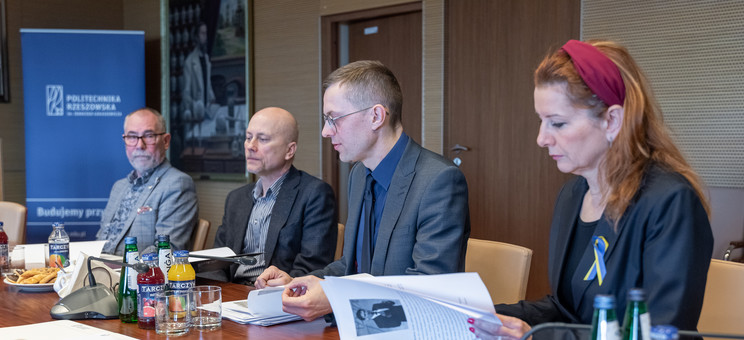 Członkowie Kapituły Nagrody podczas obrad, fot. A. Surowiec