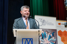 prof. dr hab. inż. Piotr Koszelnik,