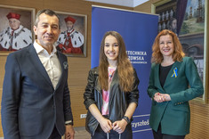 Od lewej: prof. G. Ostasz, Paulina Zagórska, prof. PRz B. Zatwarnicka-Madura, fot. B. Motyka
