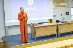 Dziekan Wydziału Zarządzania dr hab. Beata Zatwarnicka-Madura, prof. PRz,