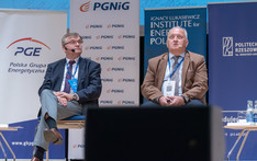 Uczestnicy konferencji podczas panelu